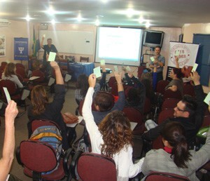 0823-Anuidades-e-taxas-de-servicos-para-2011-sao-aprovados-em-Assembleia02-300x258.jpg