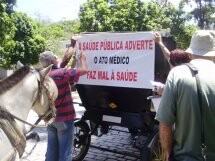 5-manifestacao-contra-ato-medico-reune-350-pessoas-na-cinelandia05.jpg